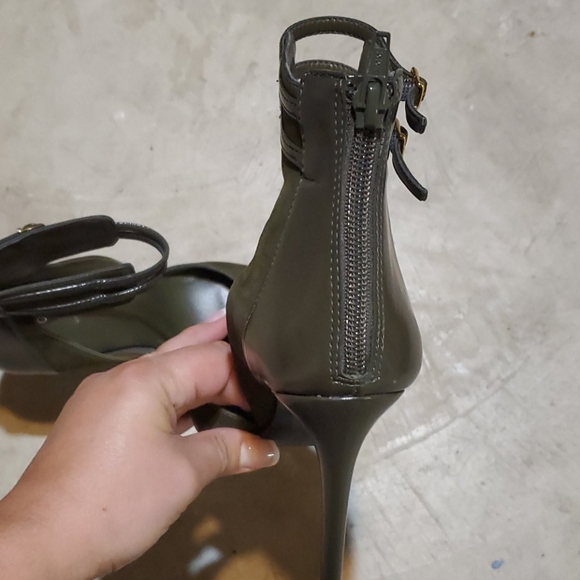 Shoes - Picture 2 of 5